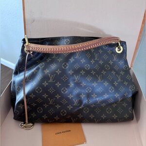 COPY - Authentic Louis Vuitton Monogram Arsty hobo                    Date code…